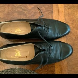 Gently worn Neman Marcus Italian leather black 9